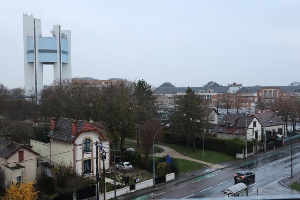 Secteur Hopital Universites Et Centre Sportif Saint-Andre-les-Vergers Екстер'єр фото